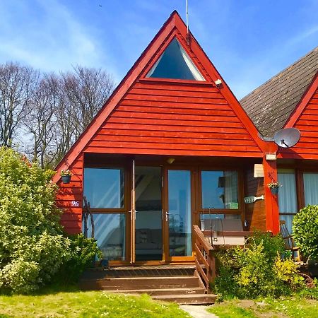 Clifftop Chalet With Pool Дийл Екстериор снимка
